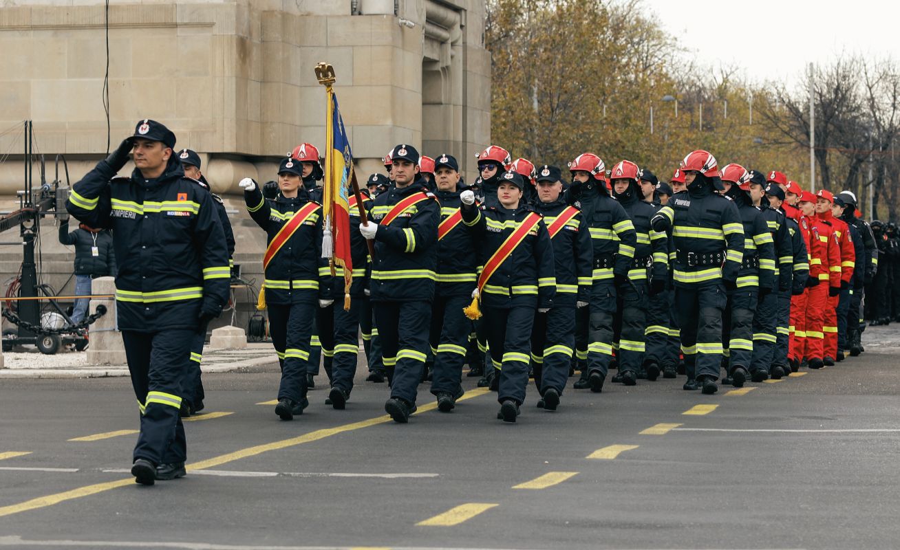 Pompierii militari, la datorie de Crăciun