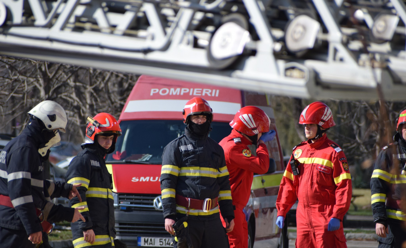 În acest weekend, pompierii au gestionat peste 4.400 de intervenții