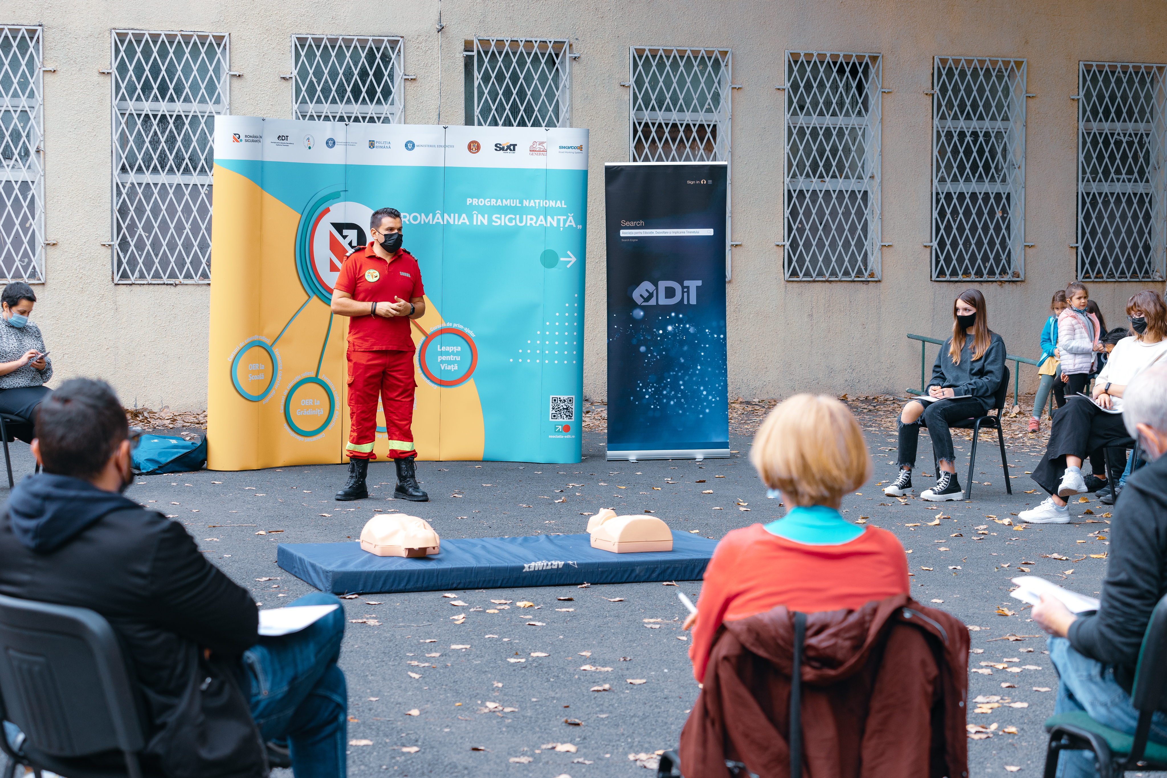 S-a lansat oficial "România în Siguranţă", un program naţional de educaţie pentru siguranţă rutieră şi prim-ajutor