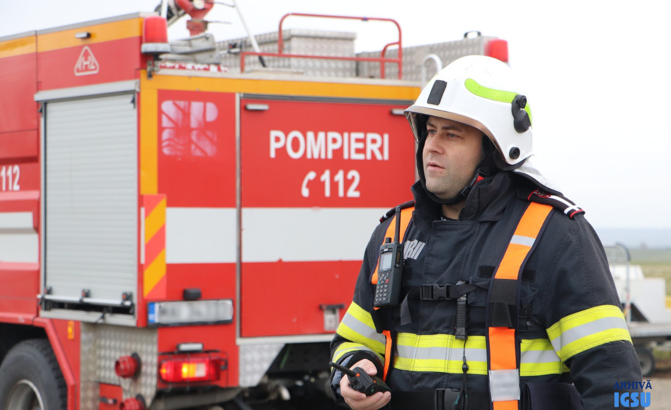 Incendiu izbucnit la compartimentul motor al unui tren (automotor), în apropierea localității Pecica